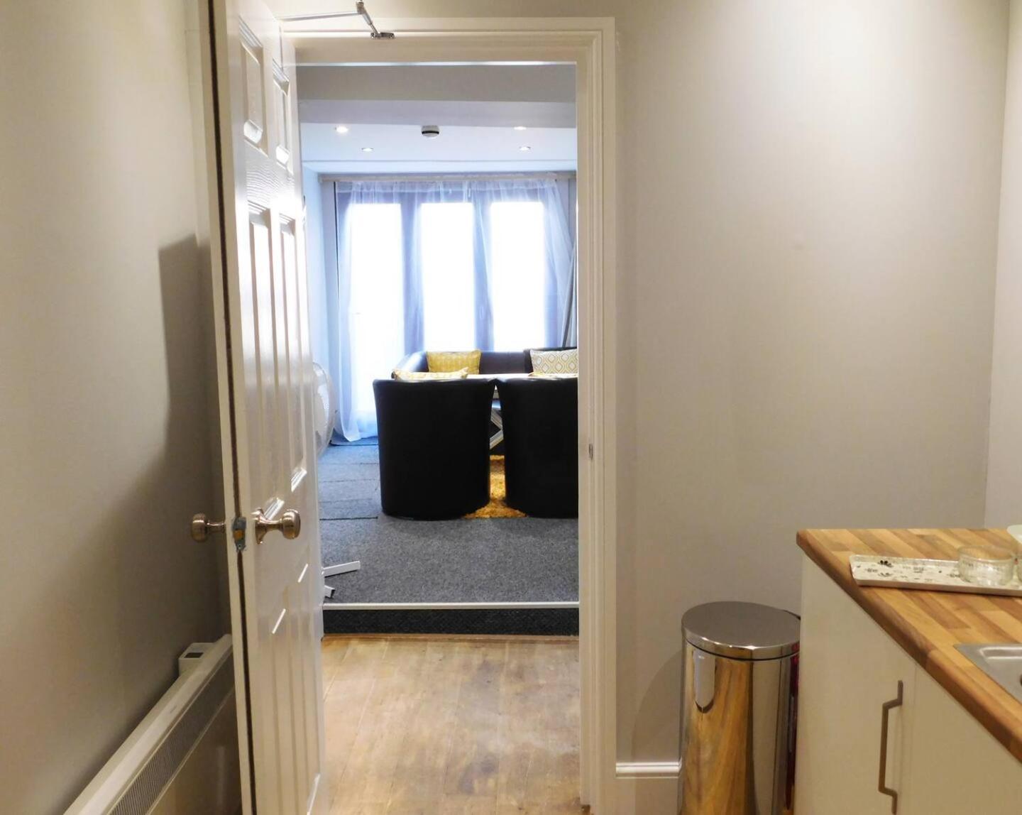 City Center Ground Floor Flat With Patio &Parking NWI Exterior photo